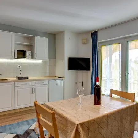 In With Swimming Pool Vakantiehuis